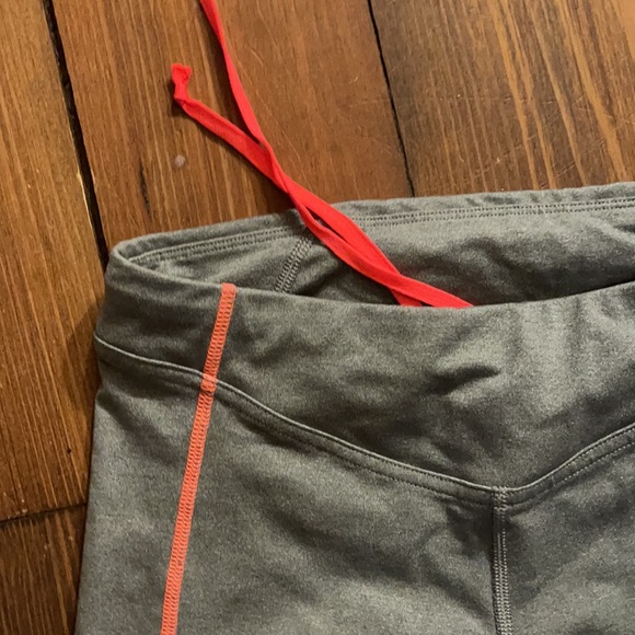 North Face mid-calf length exercise leggings size small - Picture 2 of 9
